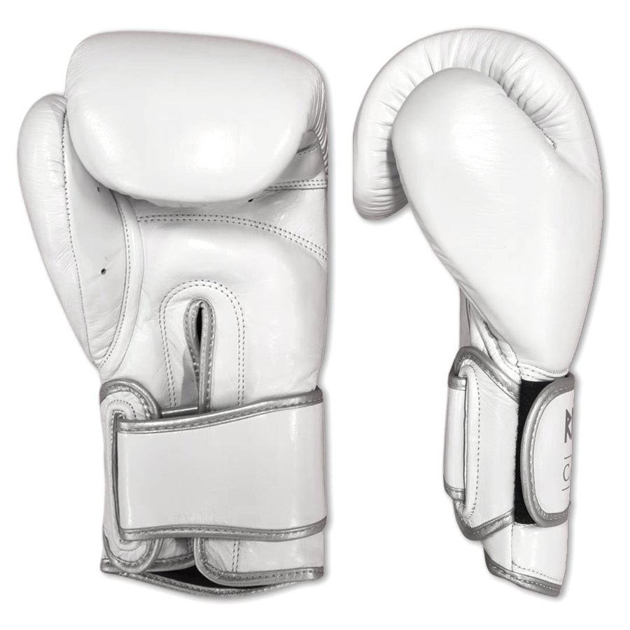 Rurik Fightgear Cælic 2.0 valkoiset nyrkkeilyhanskat kovaan treeniin ja sparriin. Mukava istuvuus, hyvä iskunvaimennus ja kestävä rakenne. Aitoa nahkaa. Kuvassa hanskat kämmenpuolelta ja sivusta. Pt-combat.fi