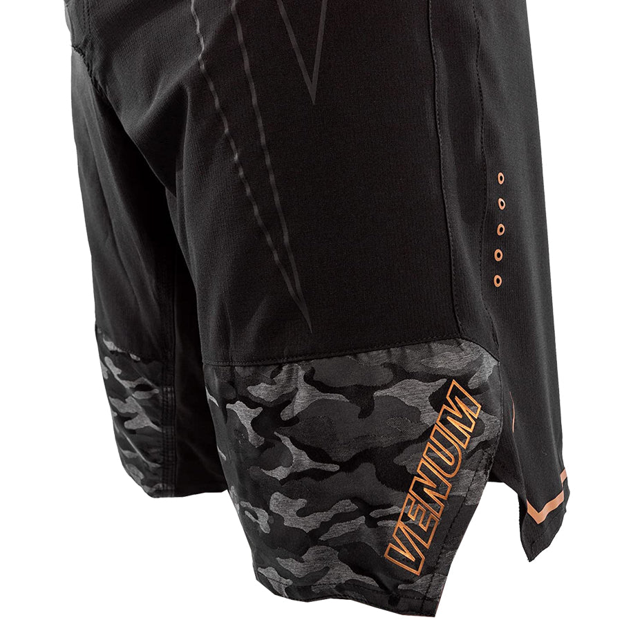 VENUM Light 4.0 Fightshort - Musta/Pronssi/