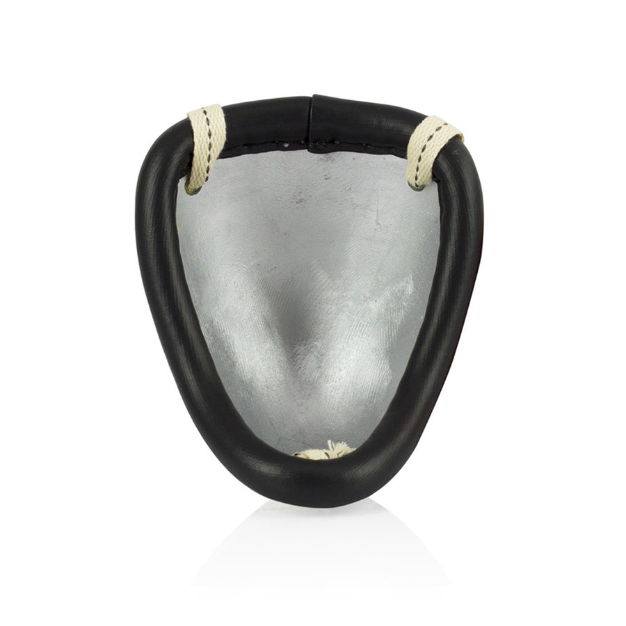 Fairtex GC2 alasuoja. Fairtexin munasyndi metallikupilla, musta. Alasuojan reunat on pehmustettu. Kuva sisäpuolelta. 