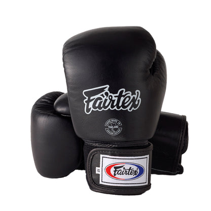 Fairtex BGV8 Nyrkkeilyhanskat on Fairtexin suosituin hanska. A-luokan nahka, 4-kerros pehmuste ja TightFit-istuvuus ovat vasta pari yksityskohtaa, jotka tekevät BGV8:sta edelläkävijän.

