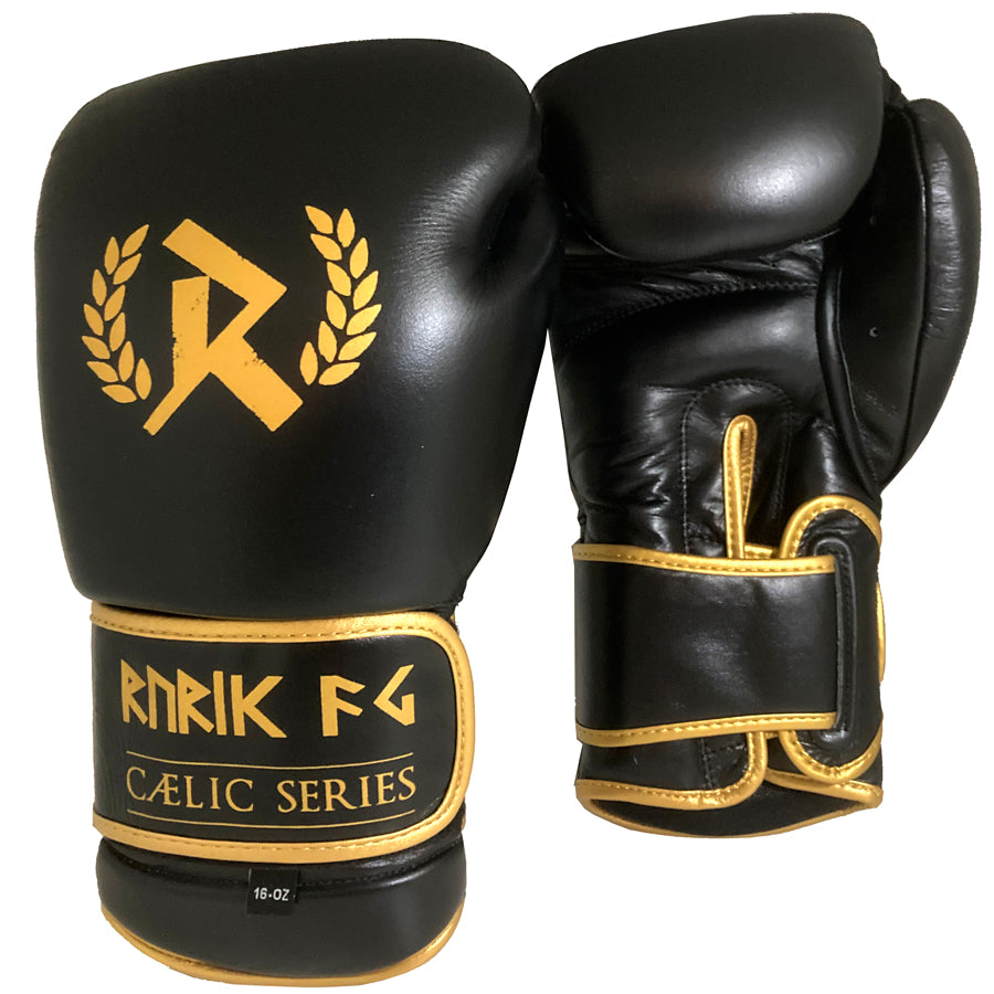 Musta-kultaiset Rurik FG Cælic Series 2.0 Nyrkkeilyhanskat. Premium-tason Rurik Cælic 2.0 nyrkkeilyhanskat aidosta nahasta. Kiitetyssä mallissa on erinomainen ranteen suoja varsinkin potkunyrkkeilyyn ja Muay Thaihin.
Ajattoman tyylikkäät ja todella jämäkät hanskat aitoa nahkaa. Kuvassa hanskapari. 