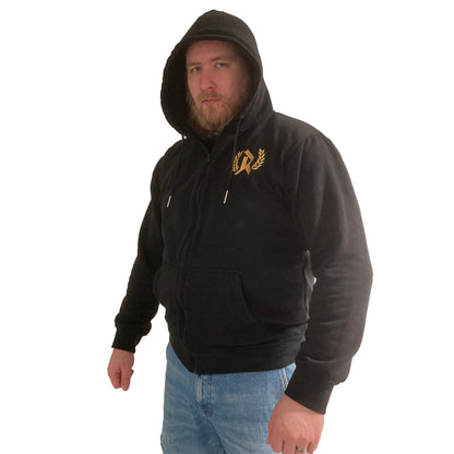 Rurik Cælic vetoketjuhuppari on täydellinen valinta arkeen, treeneihin tai vapaa-aikaan. Brodeeratut logot ja tekstit.Kuvassa huppari päällä. 