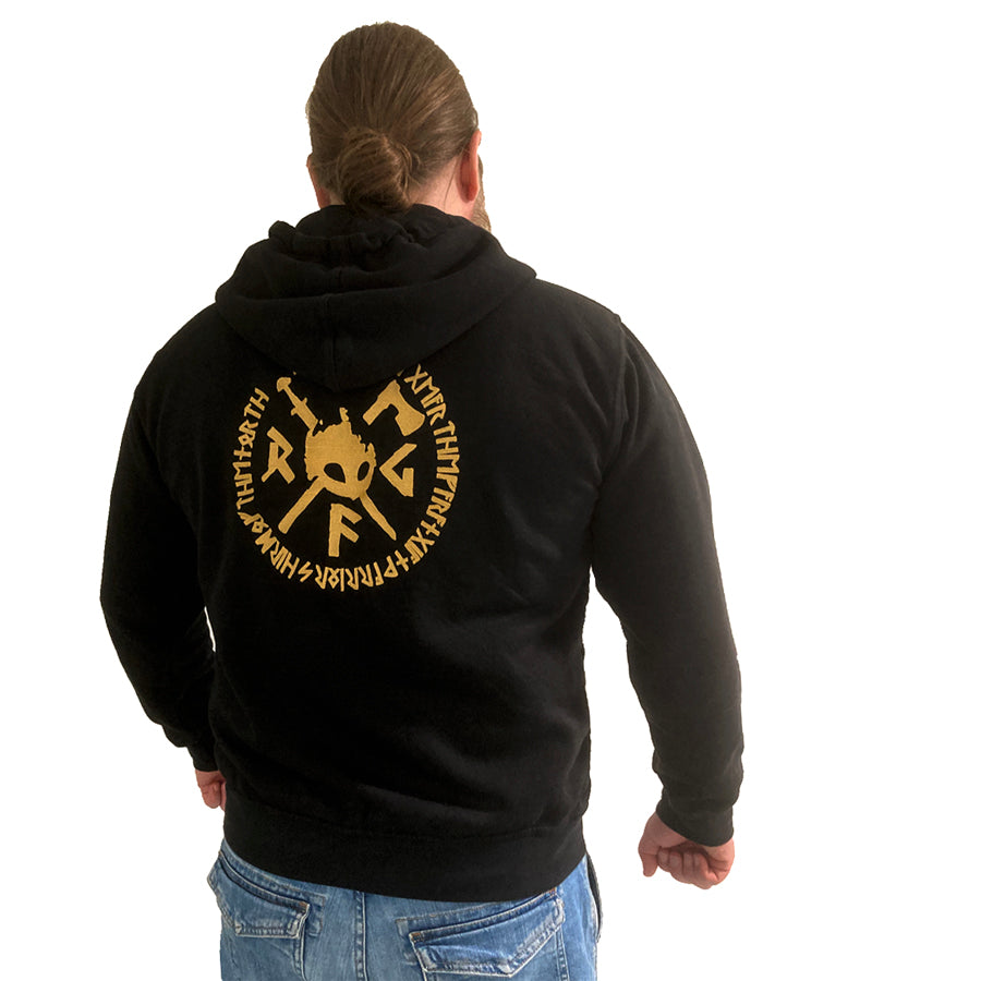 Rurik Cælic vetoketjuhuppari on täydellinen valinta arkeen, treeneihin tai vapaa-aikaan. Brodeeratut logot ja tekstit.Kuvassa huppari takaa päällä. 