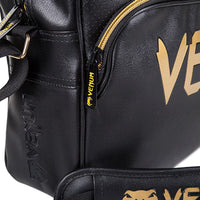 Venum AIrlines/ Town Bag Gold -laukku musta-kulta