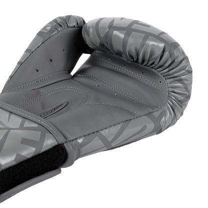 VENUM Contender 1.5 XT Nyrkkeilyhanskat - hopea. Ihanteellinen lajeihin nyrkkeily, Muay Thai -nyrkkeilj ja potkunyrkkeily. Kuvassa hanskan kämmenpuoli.