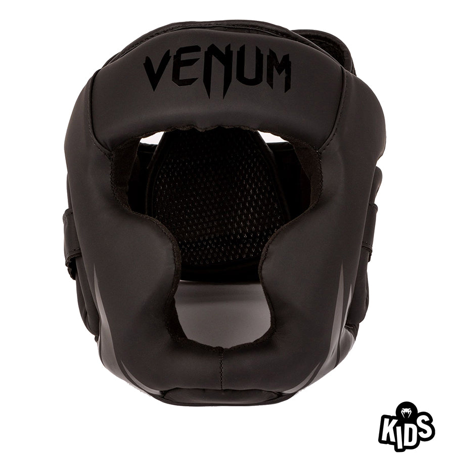Venum nyrkkeilykypärä lapsille musta nyrkkeily lasten kamppailuvarusteet kypärä kids boxing helmet head gear kypärä lapselle, kuvattu edestä