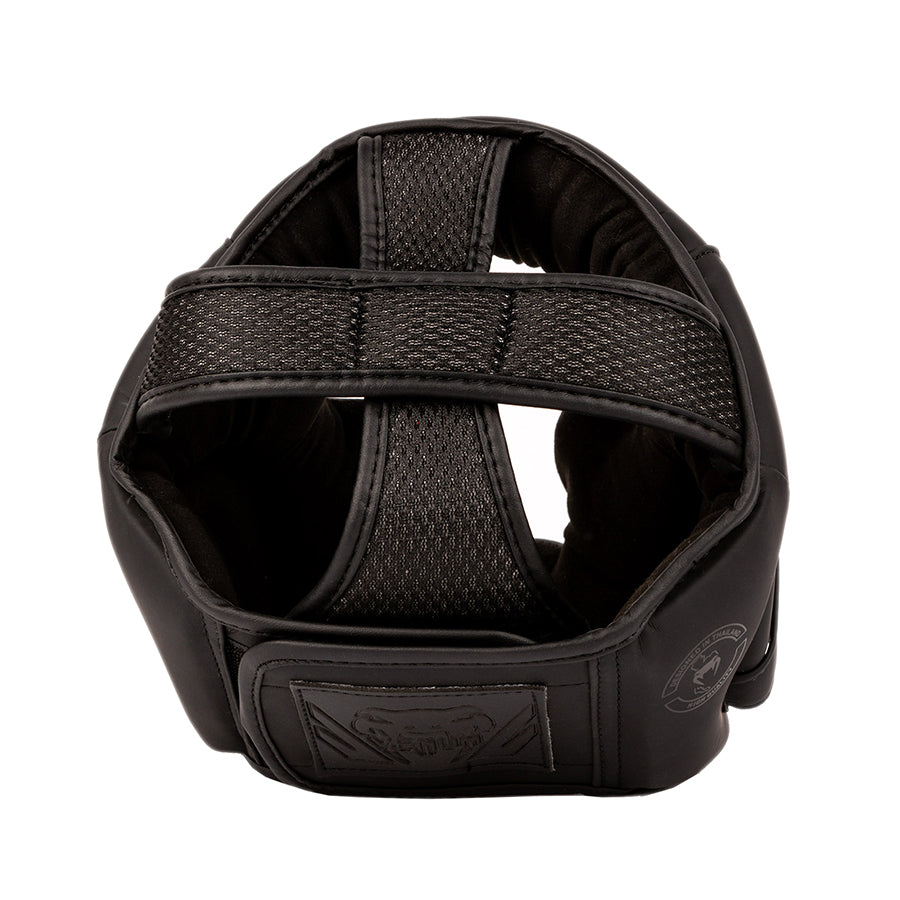 Venum nyrkkeilykypärä lapsille musta nyrkkeily lasten kamppailuvarusteet kypärä kids boxing helmet head gear kypärä lapselle, kuvattu päältä