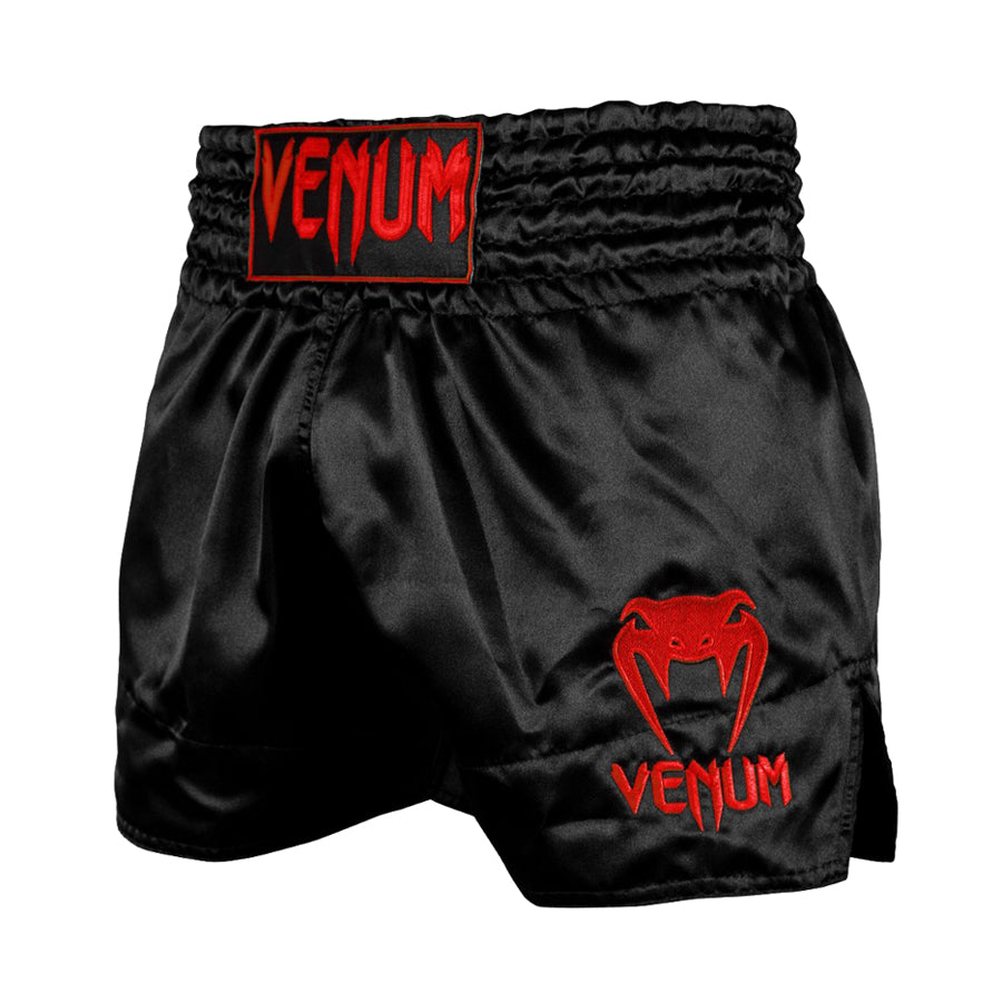 Venum Classic Muay Thai shortsit - Musta-Punainen