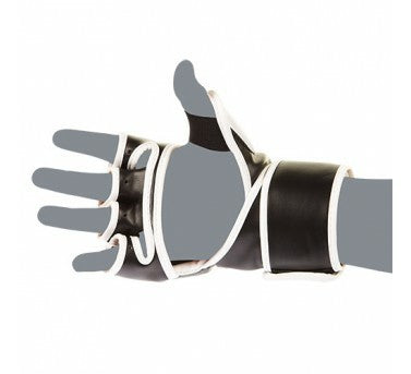 Venum MMA otteluhanskat otteluihin, harjoituksiin ja säkkitreeneihin. Mma hanskat on valmistettu kestävästä nappa-nahasta. Tuettu peukalo.
 Hyväksytty ottelukäyttöön. Kuvassa mma hanska kädessä kämmenpuolelta.