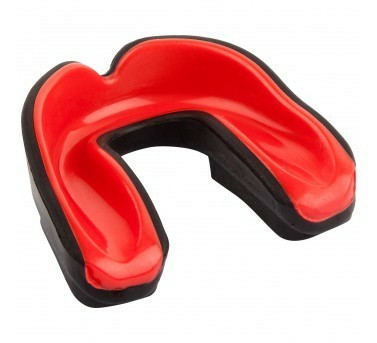 Venum lasten hammassuoja kuvattu yläpuolelta puna-musta challenger kids