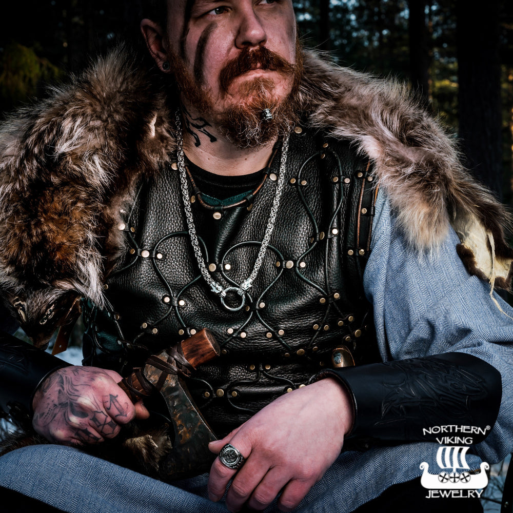 Northern Viking Jewelry® Kuningasketju Sudenpäillä