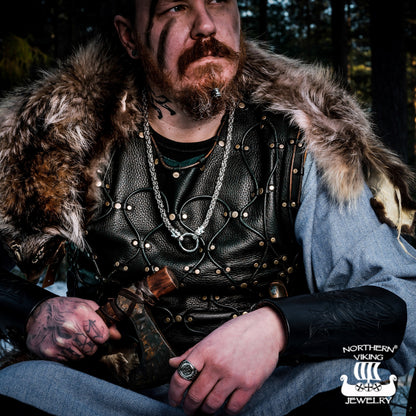 Northern Viking Jewelry® Kuningasketju Sudenpäillä