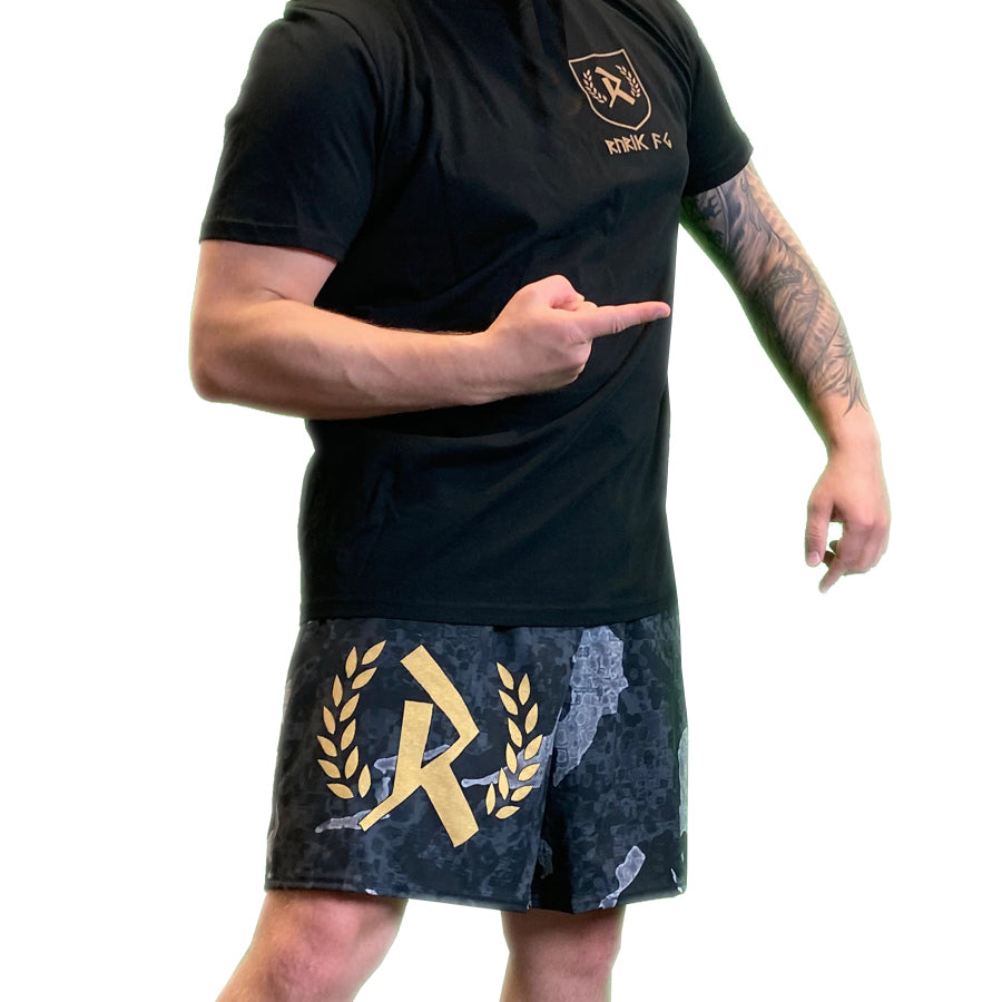 Rurik FG Urban Camo shortsit mallin päällä