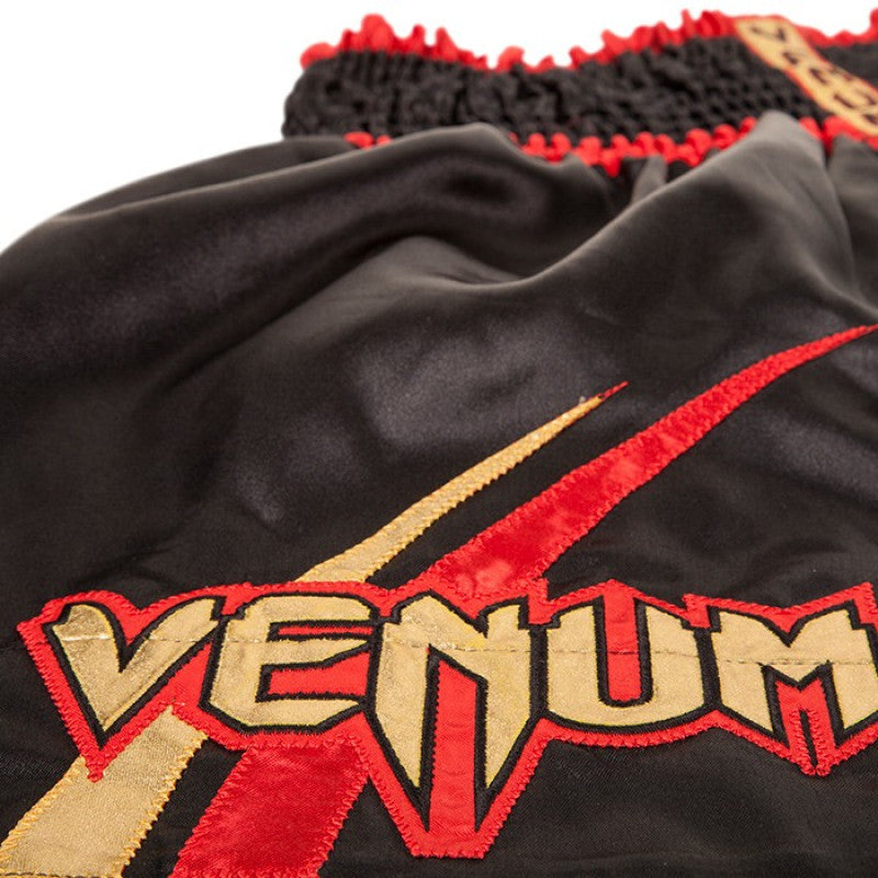 VENUM Chaiya Muay Thai -Shortsit Musta - Kulta